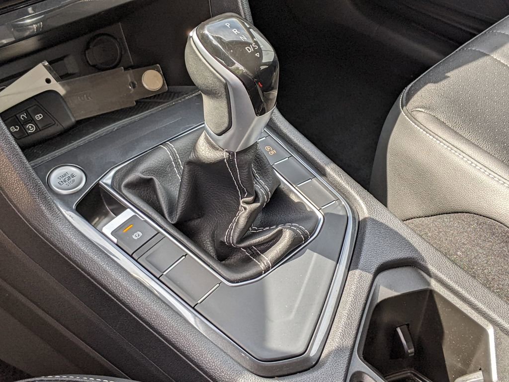 Used 2023 Volkswagen Tiguan SE FWD image 19
