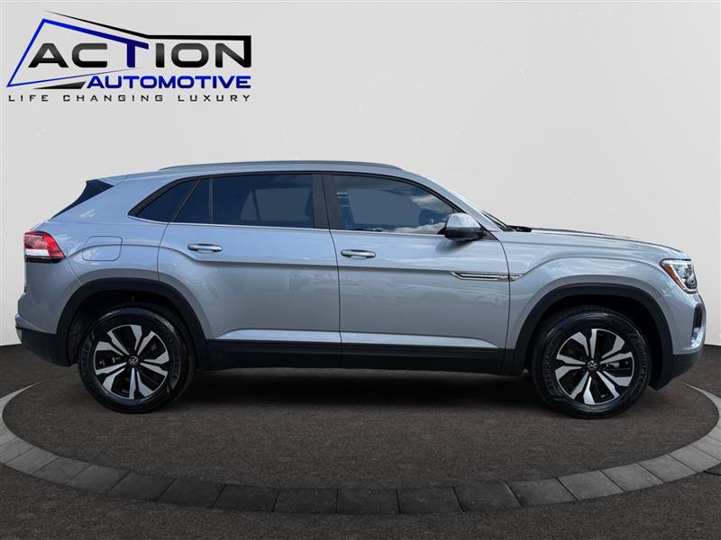 Used 2024 Volkswagen Atlas Cross Sport SE FWD image 9