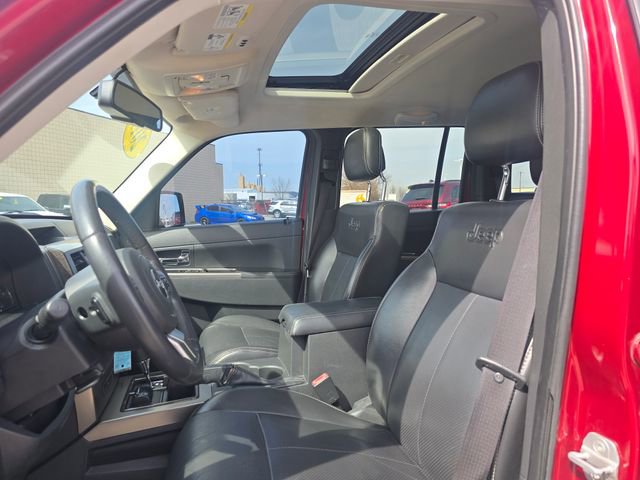 Used 2012 Jeep Liberty Limited Jet w/ Comfort/Convenience Group image 13