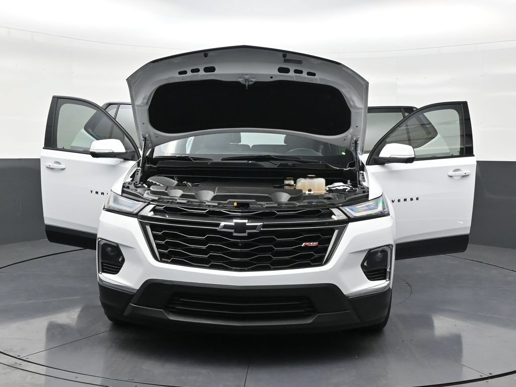 Used 2023 Chevrolet Traverse RS FWD image 32