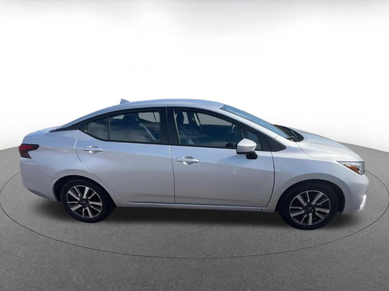Used 2025 Nissan Versa SV FWD image 16