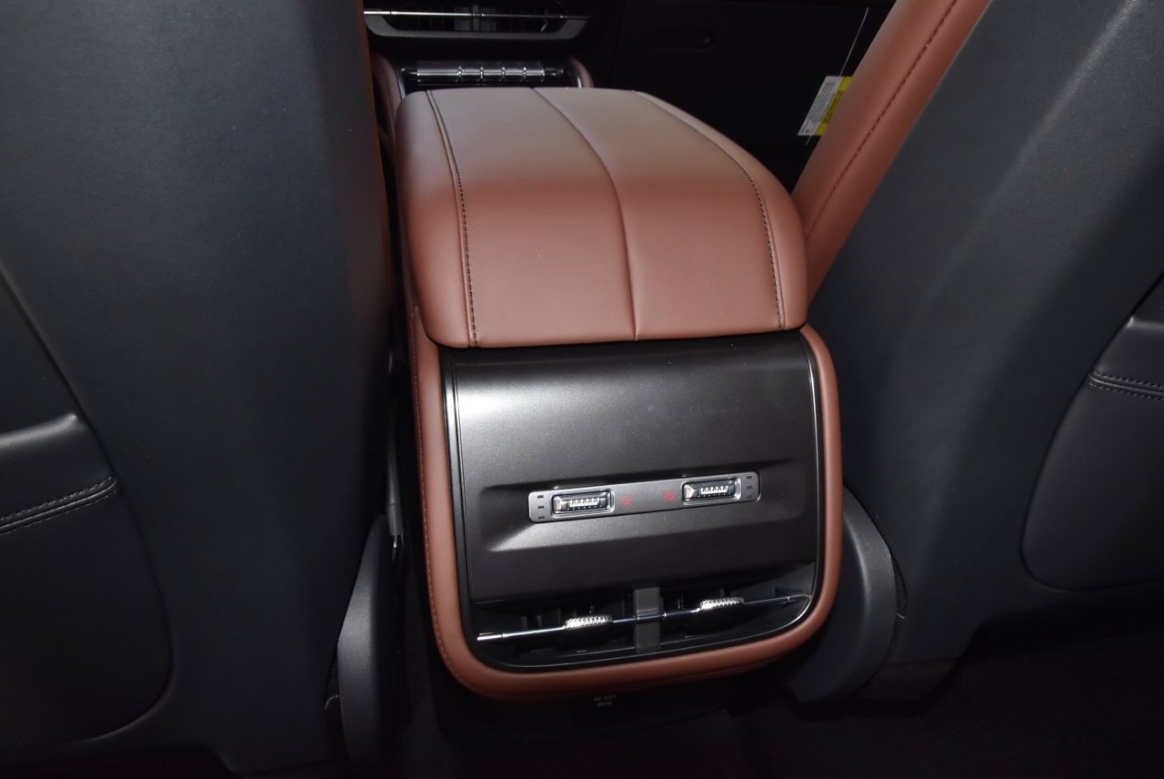 New 2026 Lincoln Nautilus Reserve AWD/4WD image 18