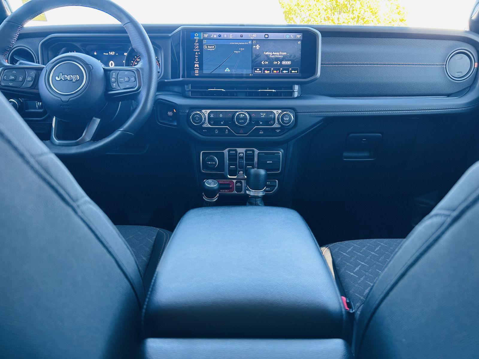 Used 2024 Jeep Gladiator Mojave w/ Technology Group image 24