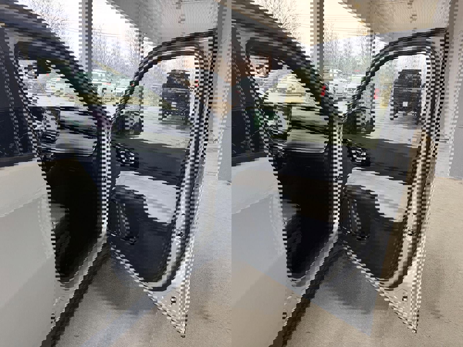 Used 2024 Jeep Compass Limited image 27