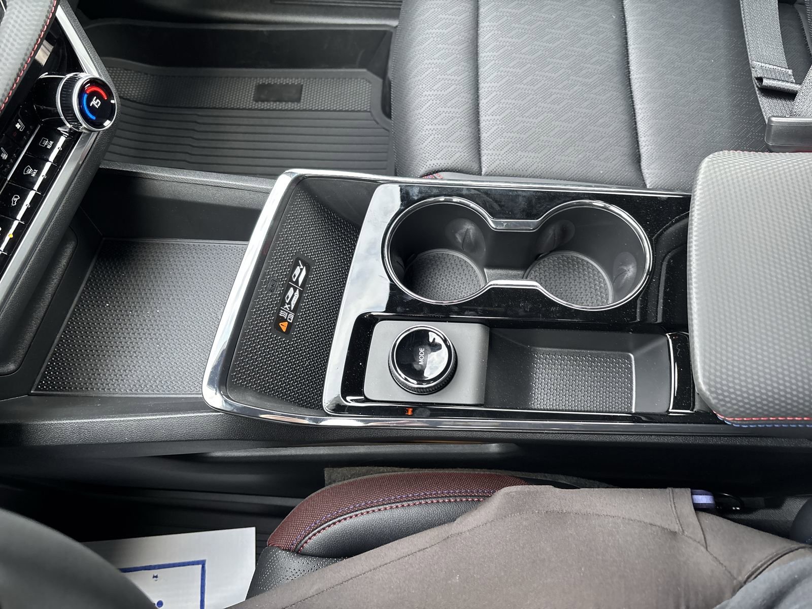 New 2026 Chevrolet Equinox RS w/ Convenience Package III FWD image 23