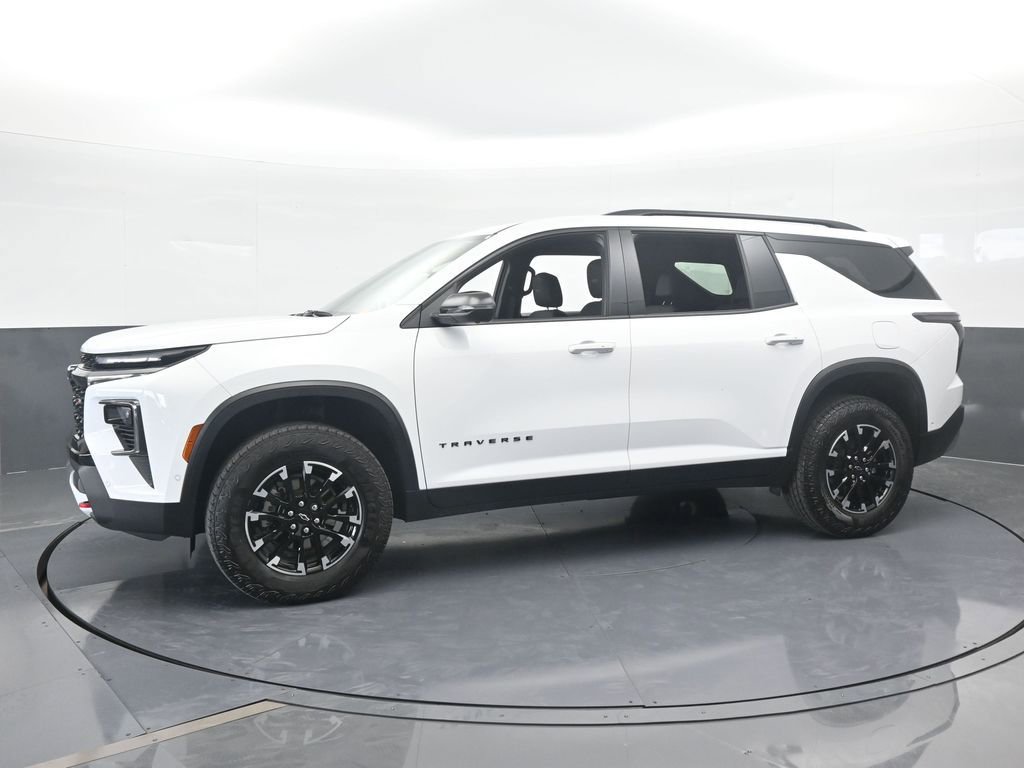 Used 2024 Chevrolet Traverse Z71 w/ Enhanced Driving Package image 2