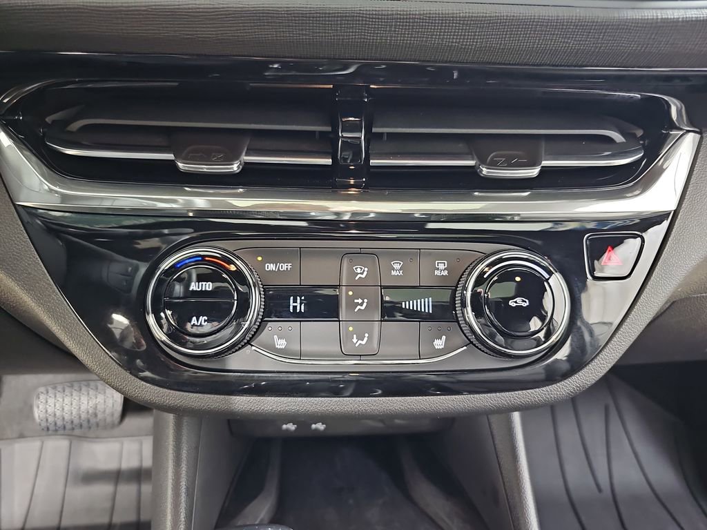 Certified 2025 Buick Envista Sport Touring w/ Experience Buick Package FWD image 28