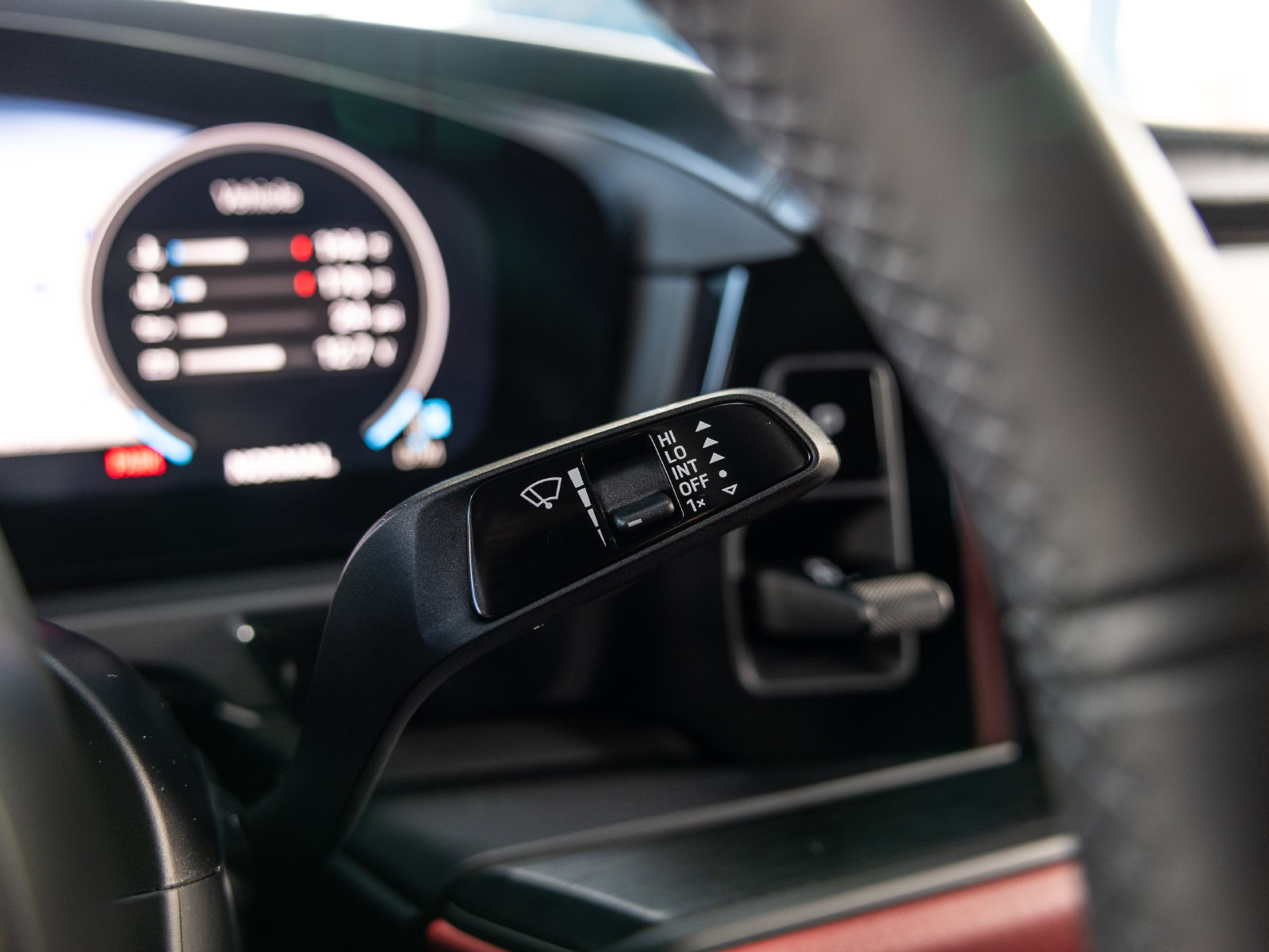 Certified 2025 Porsche Cayenne GTS AWD/4WD image 30