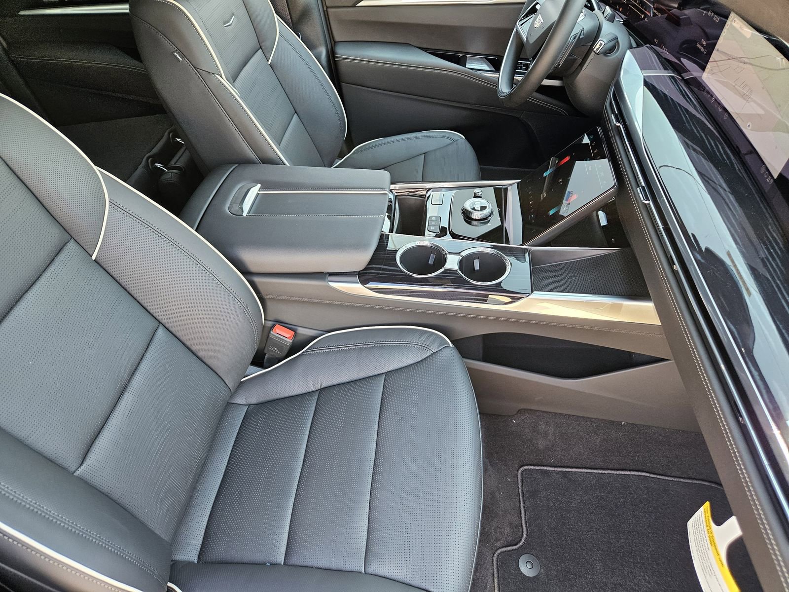 New 2026 Cadillac Escalade ESV Sport image 17