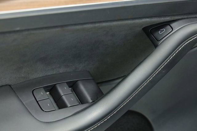 Used 2022 Tesla Model Y Performance image 25