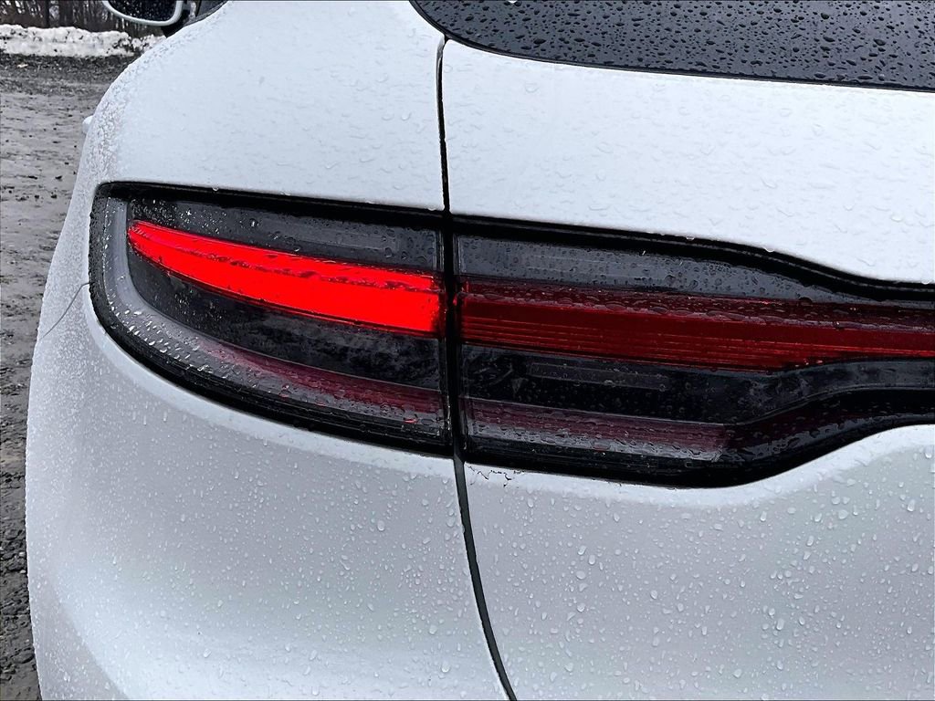 Used 2020 Porsche Macan image 27