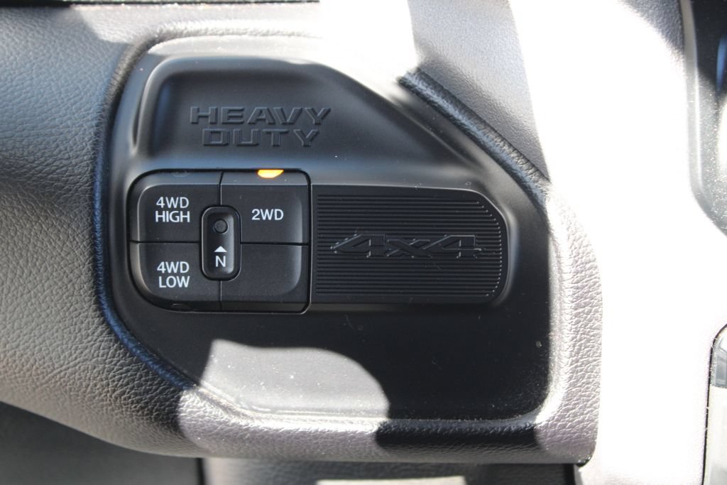 Used 2024 RAM 2500 Big Horn AWD/4WD image 22