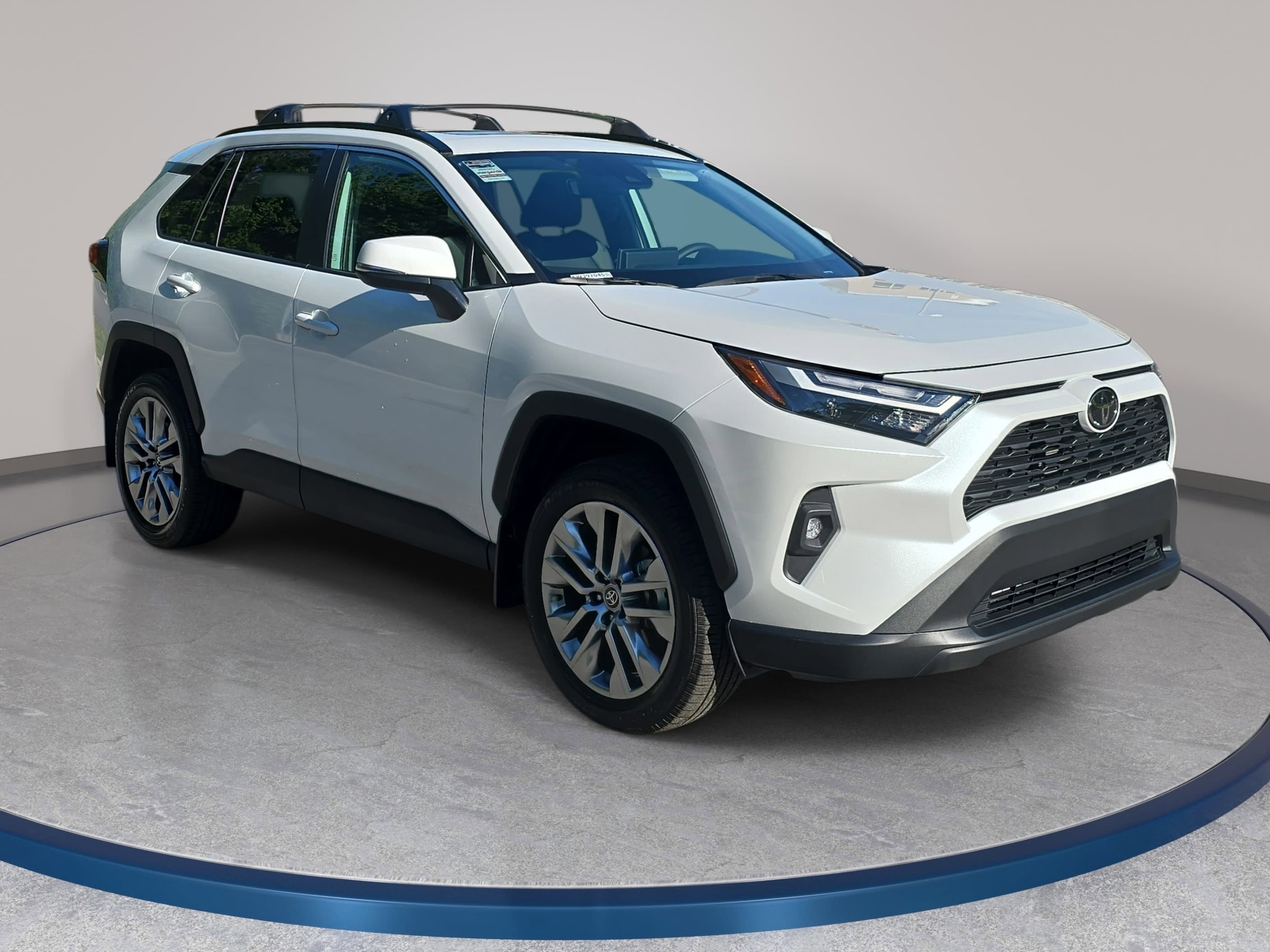 Used 2025 Toyota RAV4 XLE Premium FWD image 3