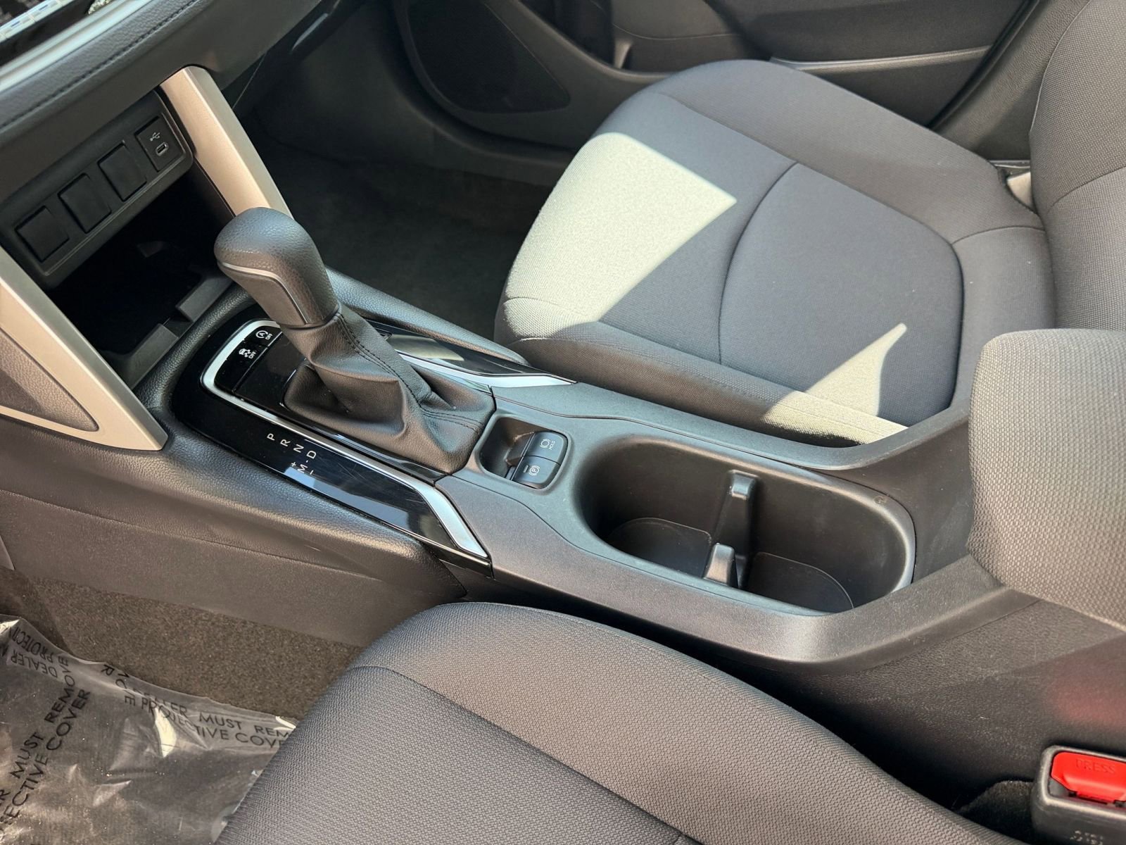 Used 2025 Toyota Corolla Cross LE image 36