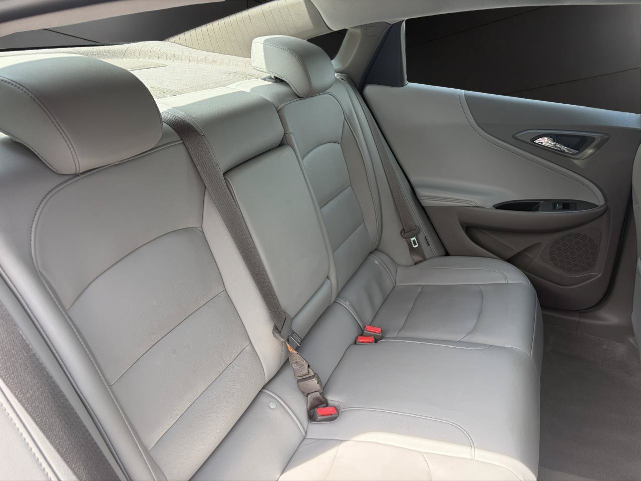 Used 2017 Chevrolet Malibu LT w/ Leather Package FWD image 19