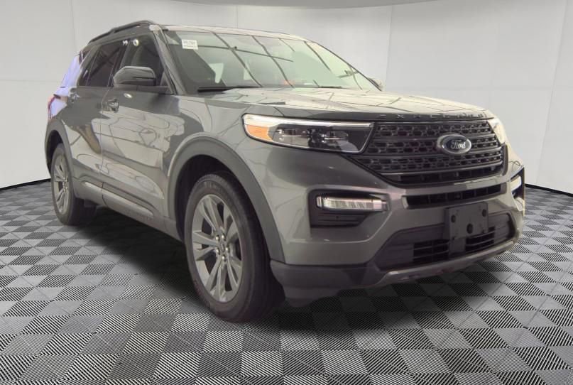 Used 2022 Ford Explorer XLT w/ Equipment Group 202A image 5