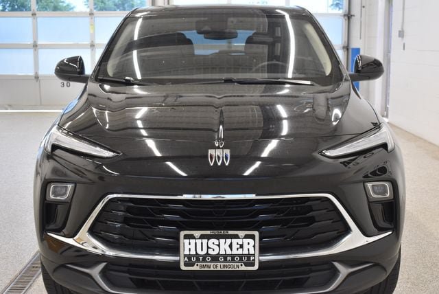 Used 2025 Buick Encore GX Preferred AWD/4WD image 3