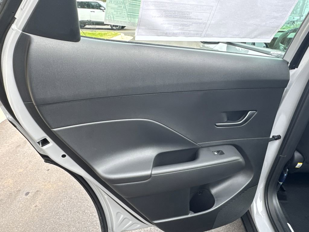 New 2026 Hyundai Kona SE image 12