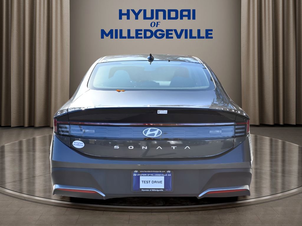 Used 2025 Hyundai Sonata SE image 4