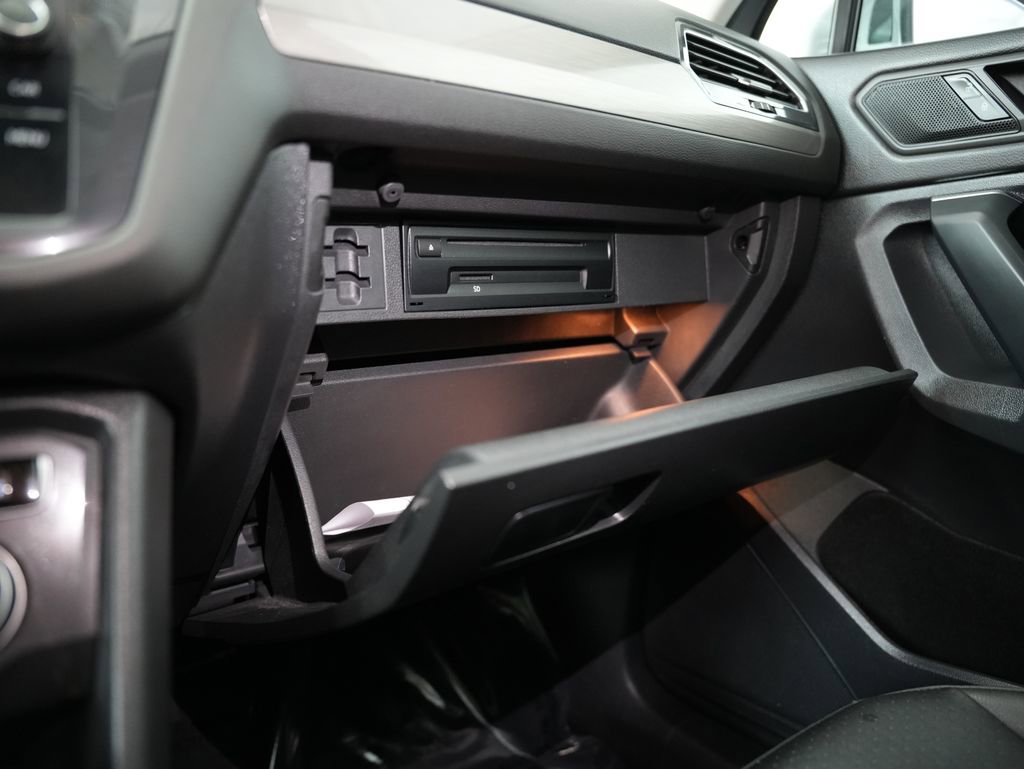 Used 2020 Volkswagen Tiguan SE FWD image 47