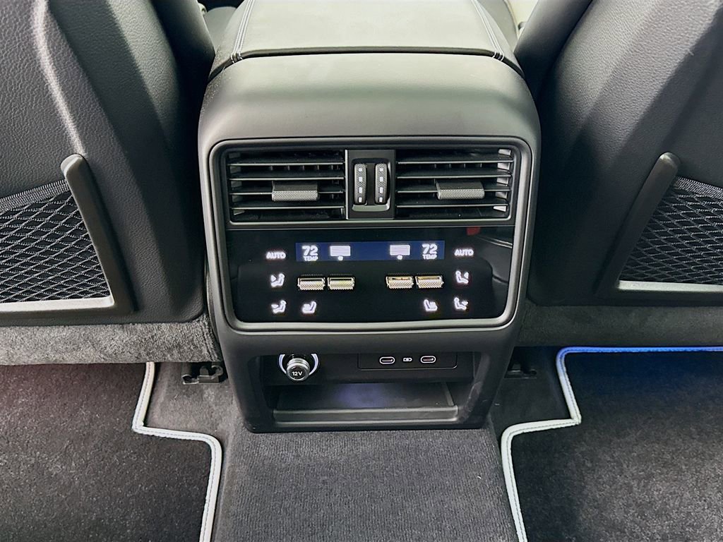 Certified 2026 Porsche Cayenne Turbo AWD/4WD image 27