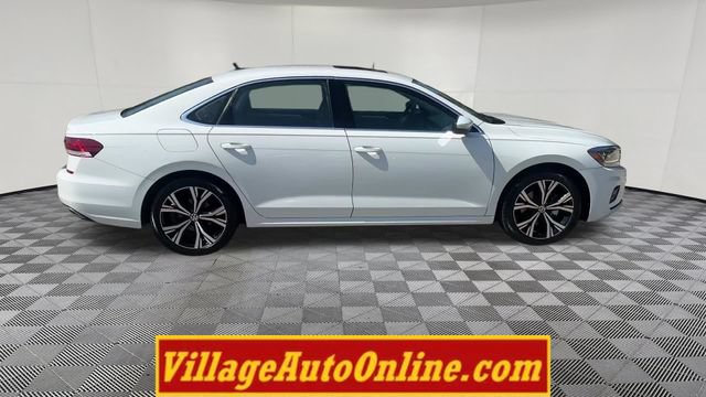 Used 2022 Volkswagen Passat 2.0T SE FWD image 44
