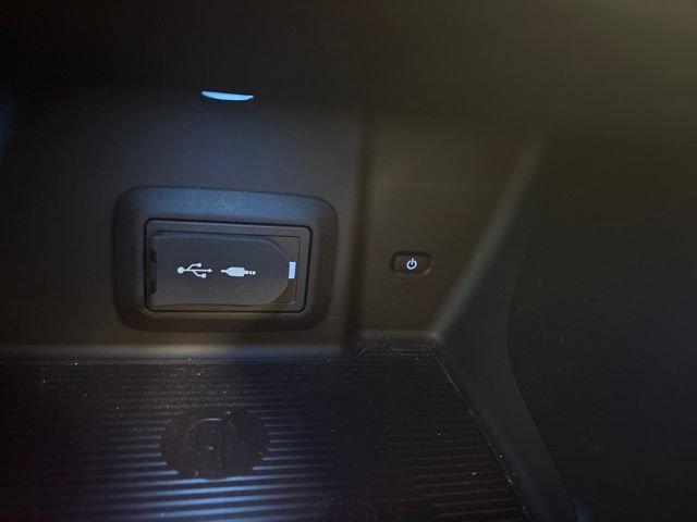 Used 2021 Toyota Venza LE AWD/4WD image 48