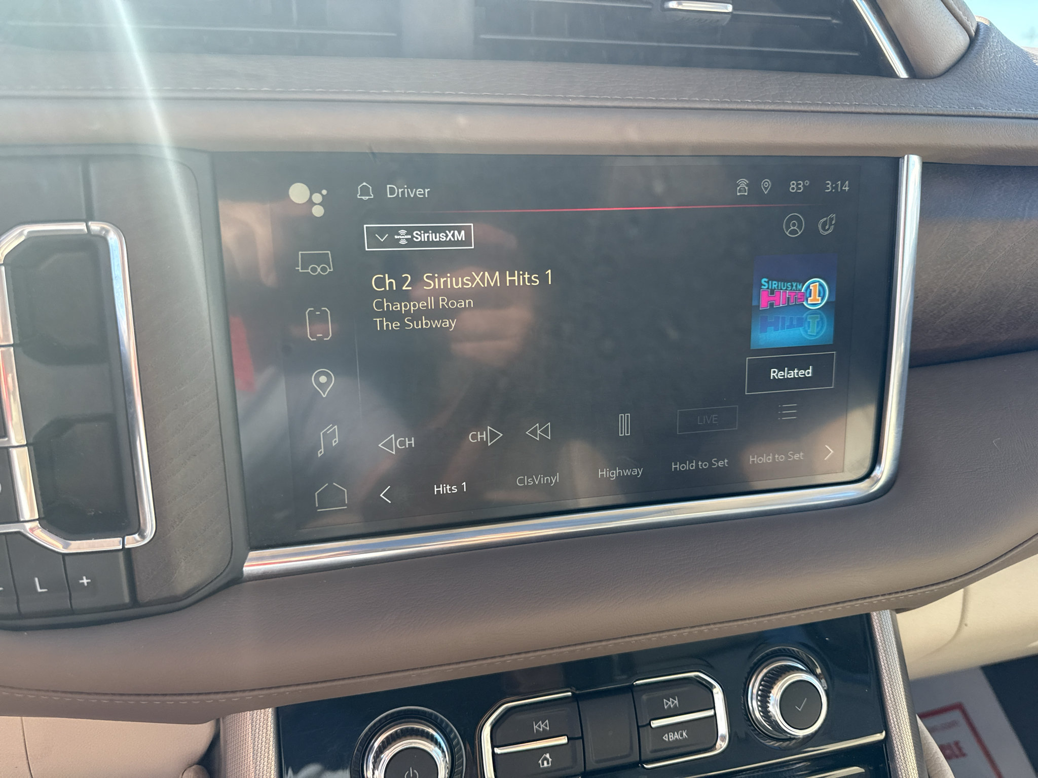 Used 2024 GMC Yukon Denali w/ Advanced Technology Package AWD/4WD image 19