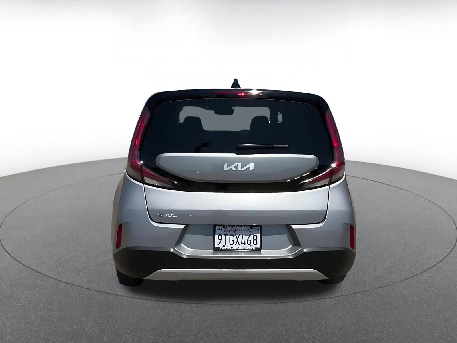 Used 2025 Kia Soul LX w/ LX Technology Package FWD image 10