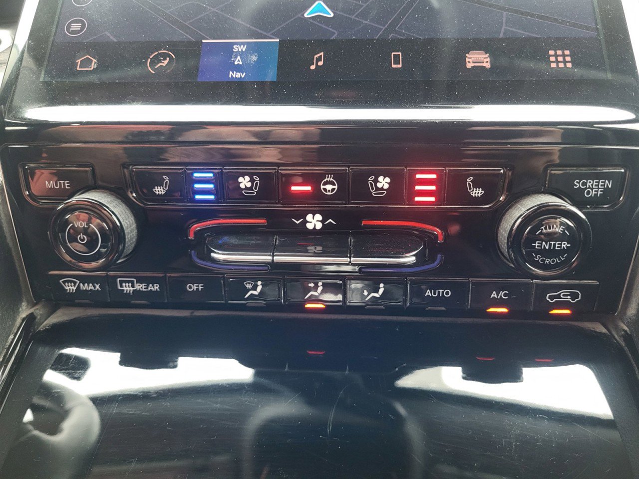 Used 2021 Jeep Grand Cherokee L Limited w/ Luxury Tech Group II image 15