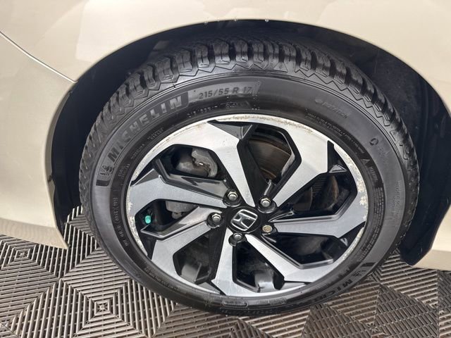 Used 2017 Honda Accord EX image 32