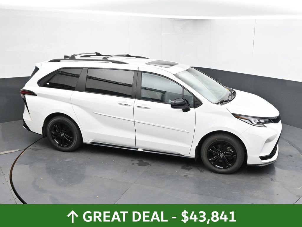 Used 2025 Toyota Sienna XSE AWD/4WD image 26