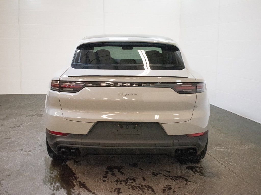 Certified 2023 Porsche Cayenne Platinum Edition image 6