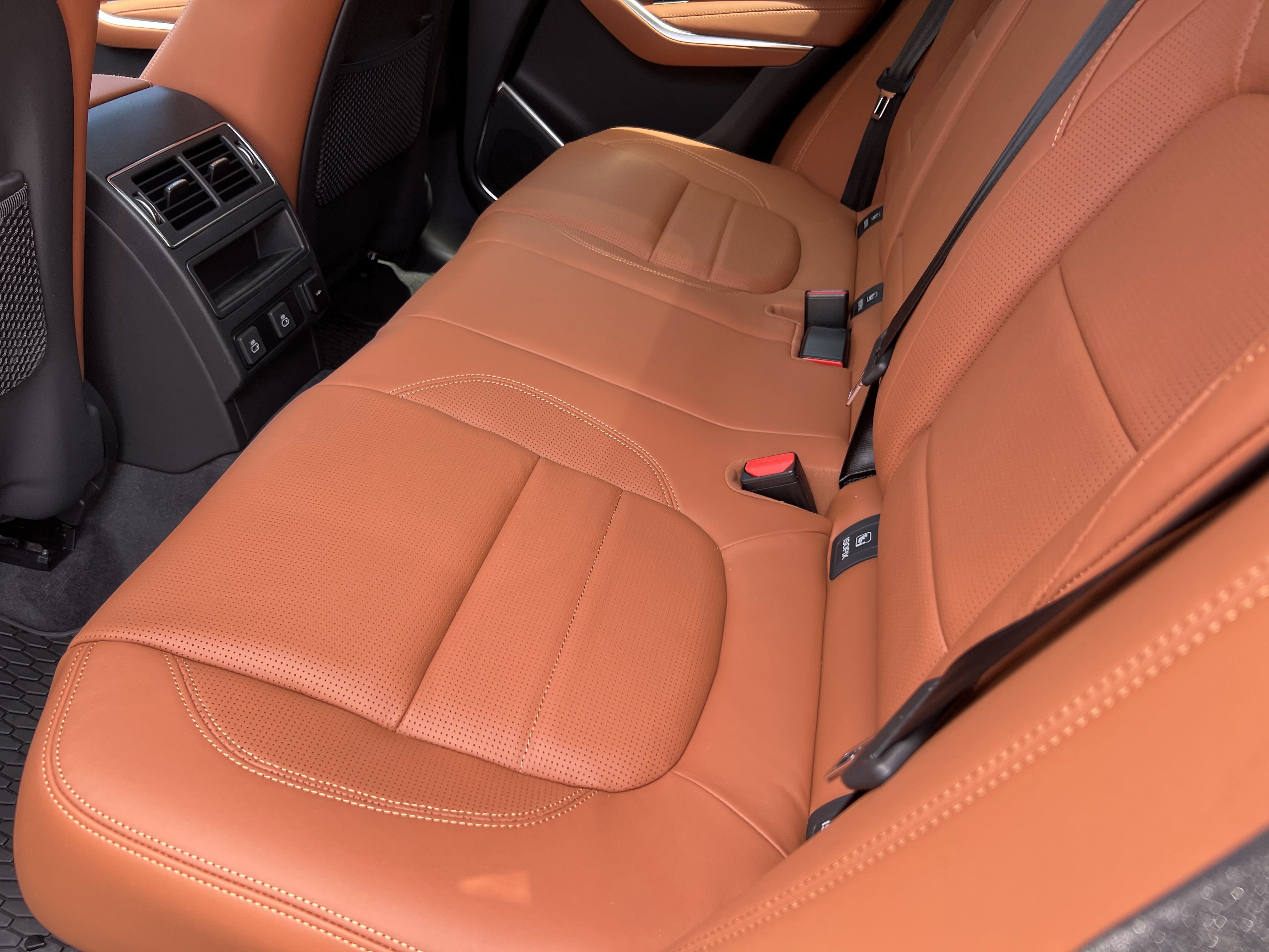 New 2026 Jaguar F-PACE R-Dynamic S image 22