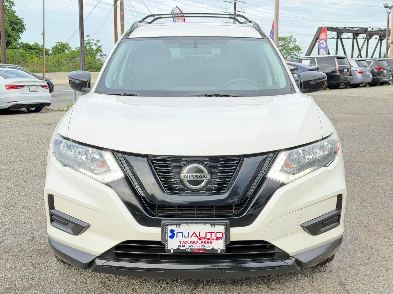 Used 2018 Nissan Rogue SV AWD/4WD image 9