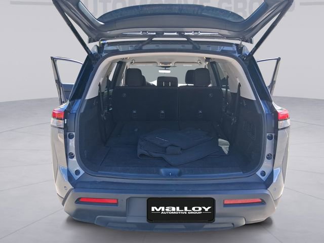 Used 2025 Nissan Pathfinder SV AWD/4WD image 19