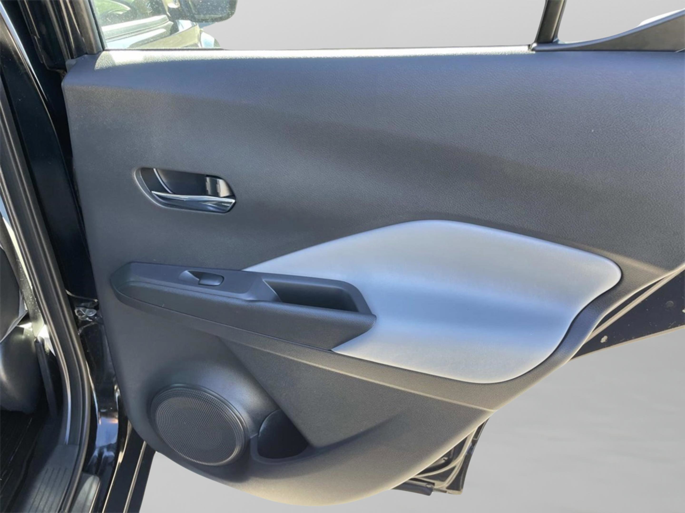 Used 2021 Nissan Kicks SR w/ SR Premium Package image 23