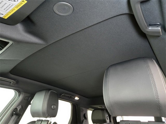 Certified 2023 Land Rover Discovery Sport SE R-Dynamic image 11