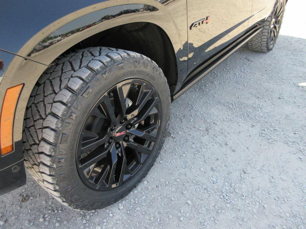 New 2026 GMC Yukon AT4 Ultimate AWD/4WD image 11