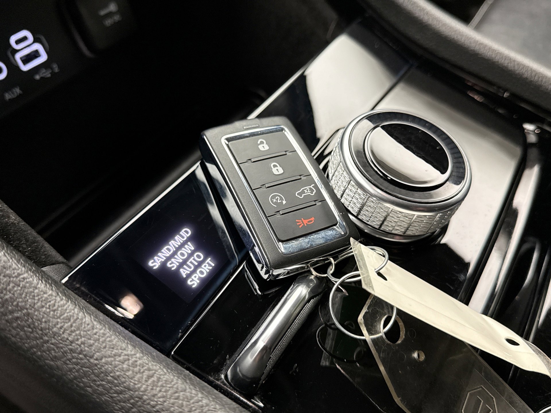 Used 2023 Jeep Grand Cherokee Limited w/ Black Appearance Package image 24