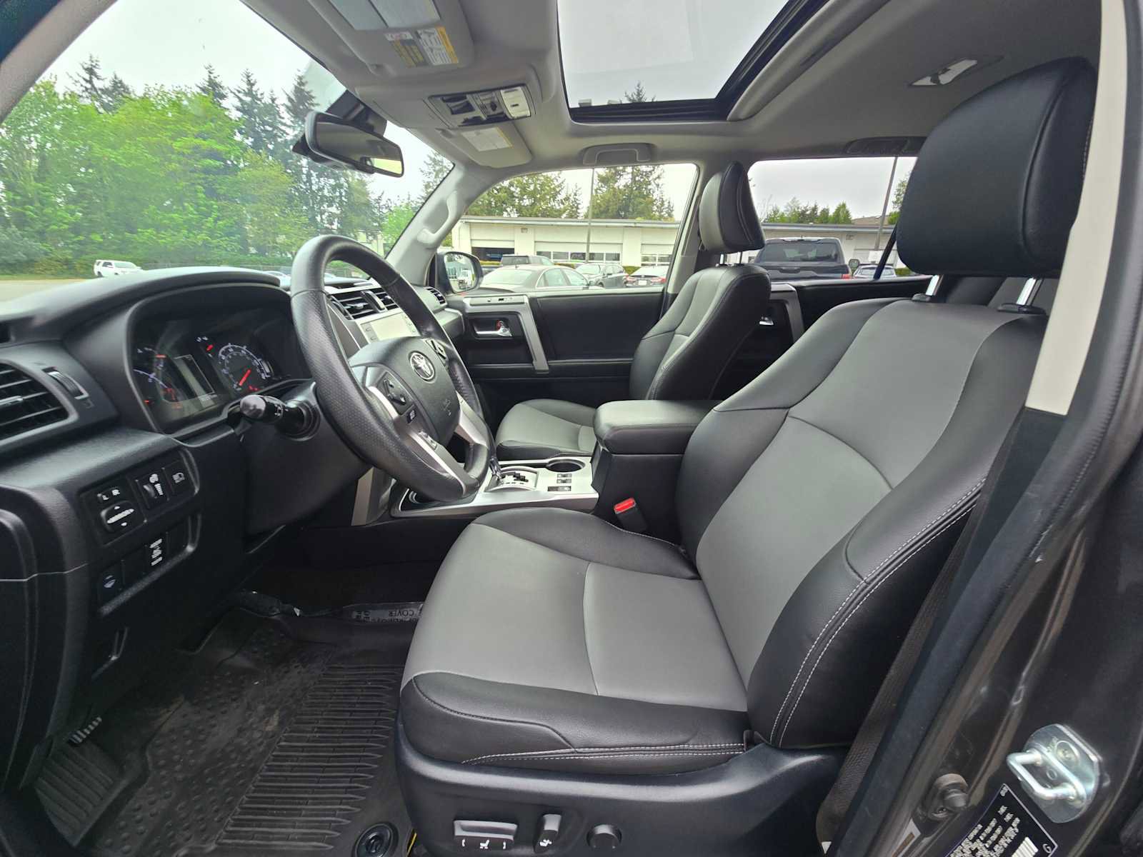 Used 2020 Toyota 4Runner SR5 Premium w/ Moonroof Package AWD/4WD image 21