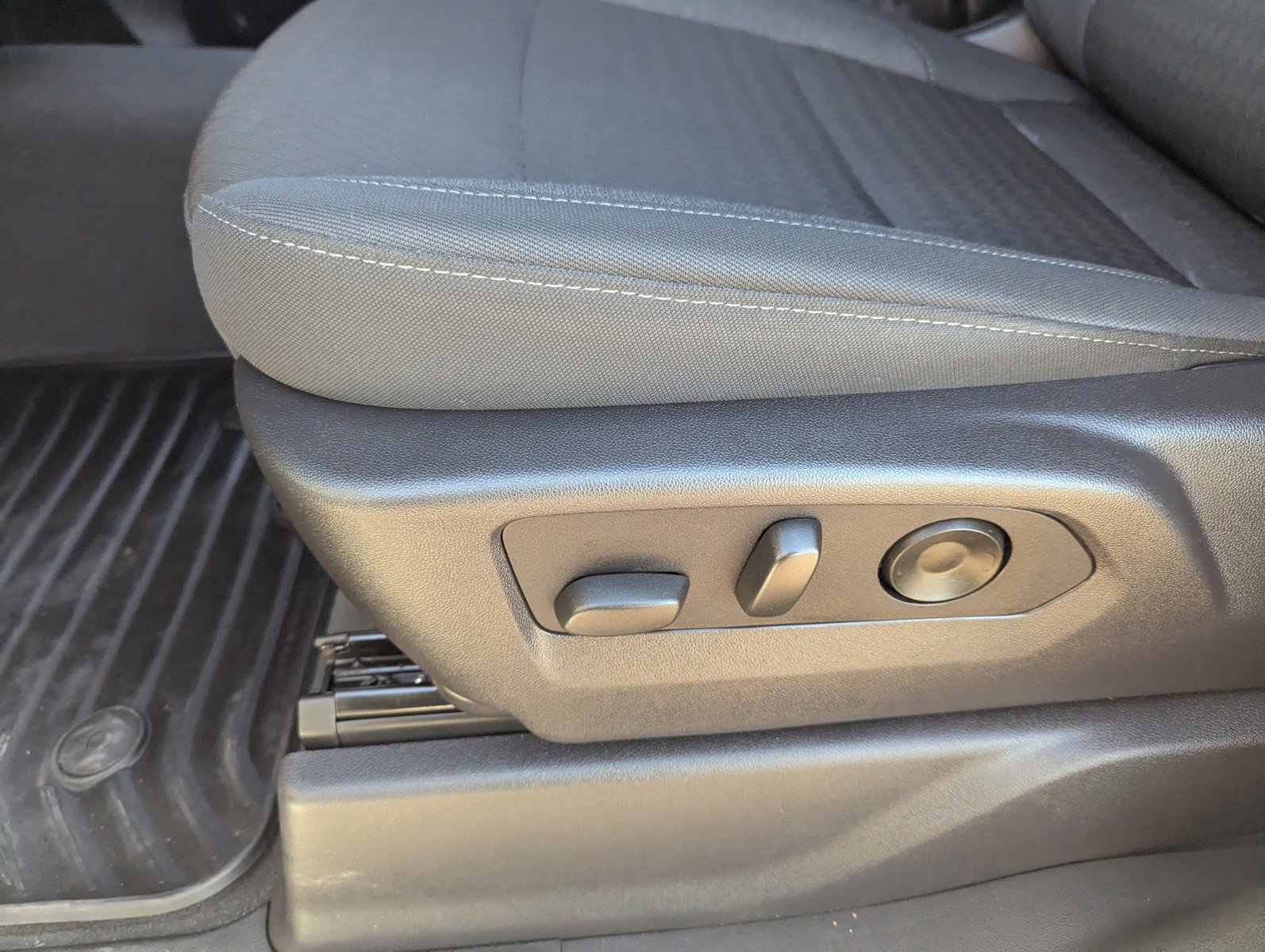 Certified 2024 Chevrolet Silverado 1500 Custom w/ LPO, Dark Essentials Package image 27