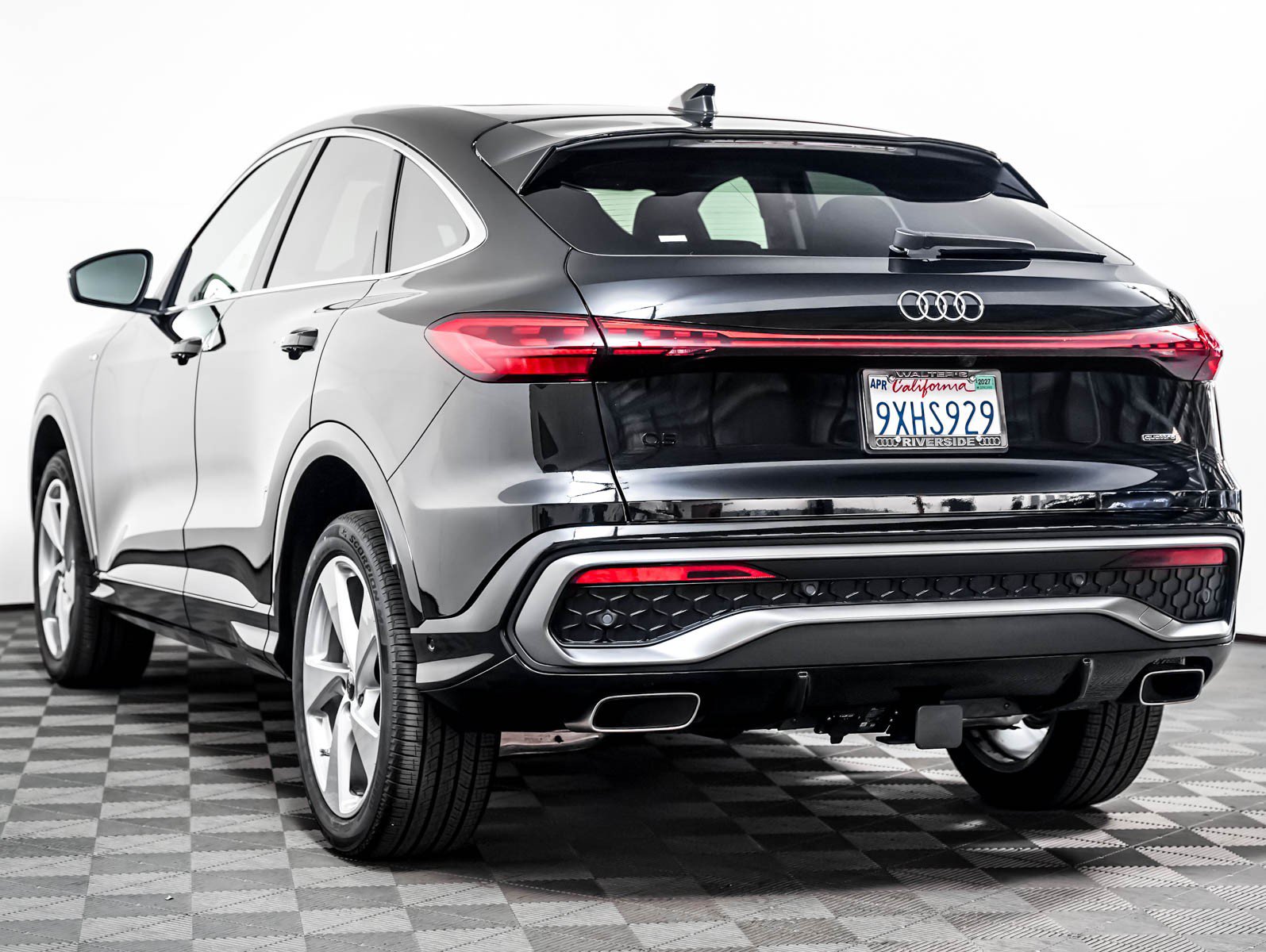 Certified 2025 Audi Q5 Premium Plus AWD/4WD image 2