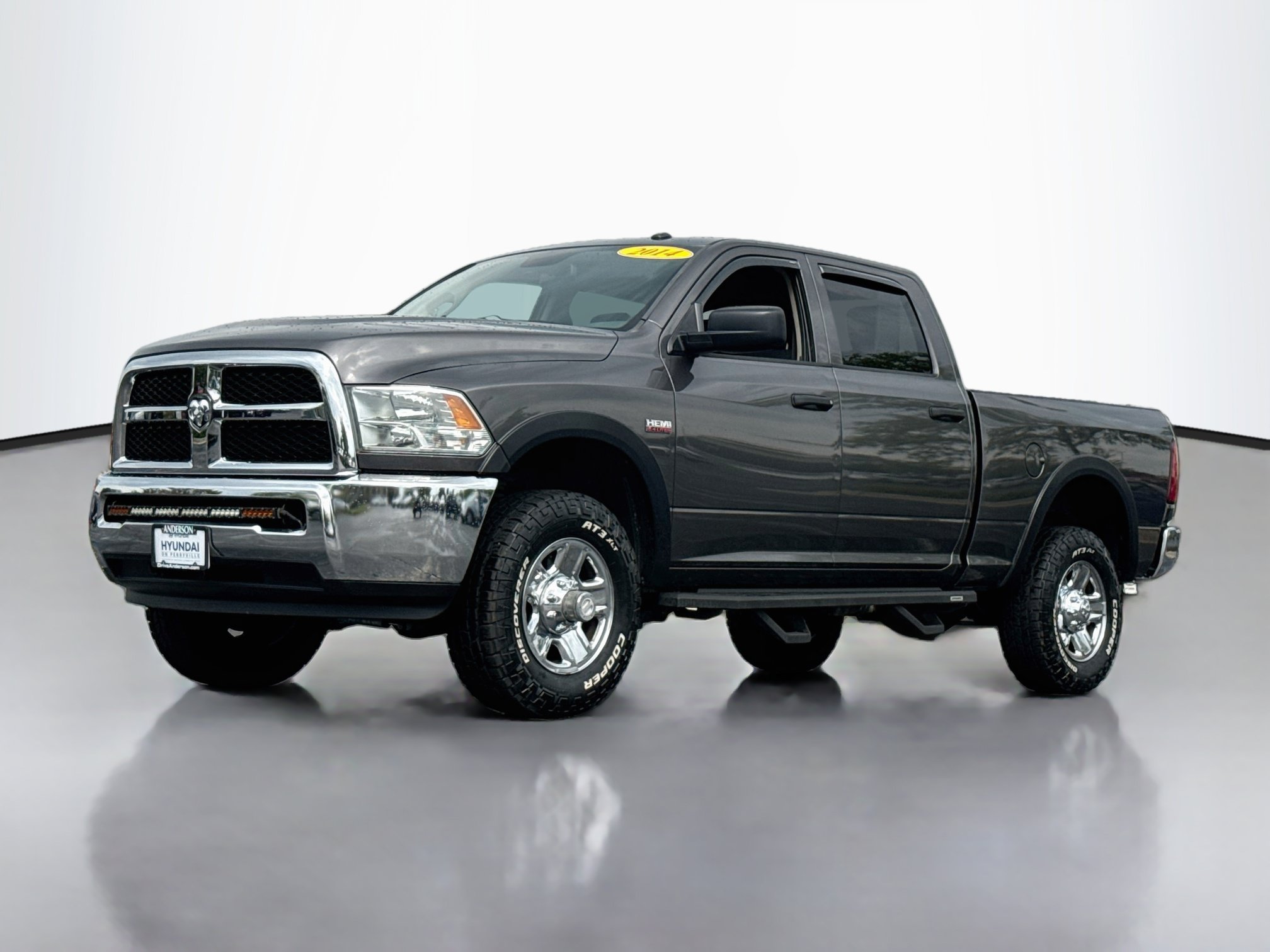 Used 2014 RAM 2500 Tradesman w/ Chrome Appearance Group AWD/4WD image 3
