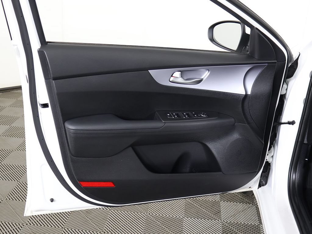Used 2022 Kia Forte LXS FWD image 20