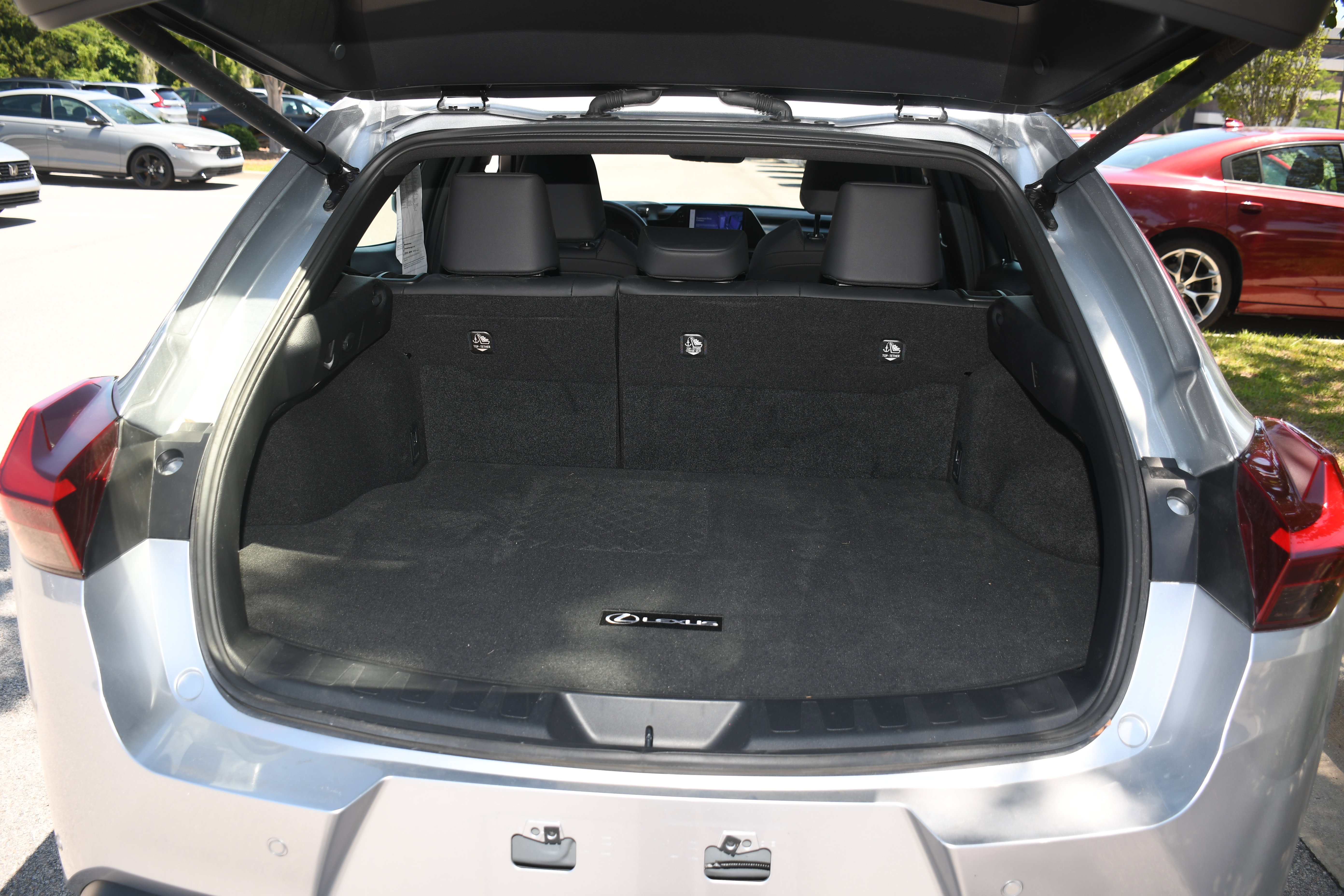 Used 2023 Lexus UX 250h FWD w/ Accessory Package (Z1) image 18