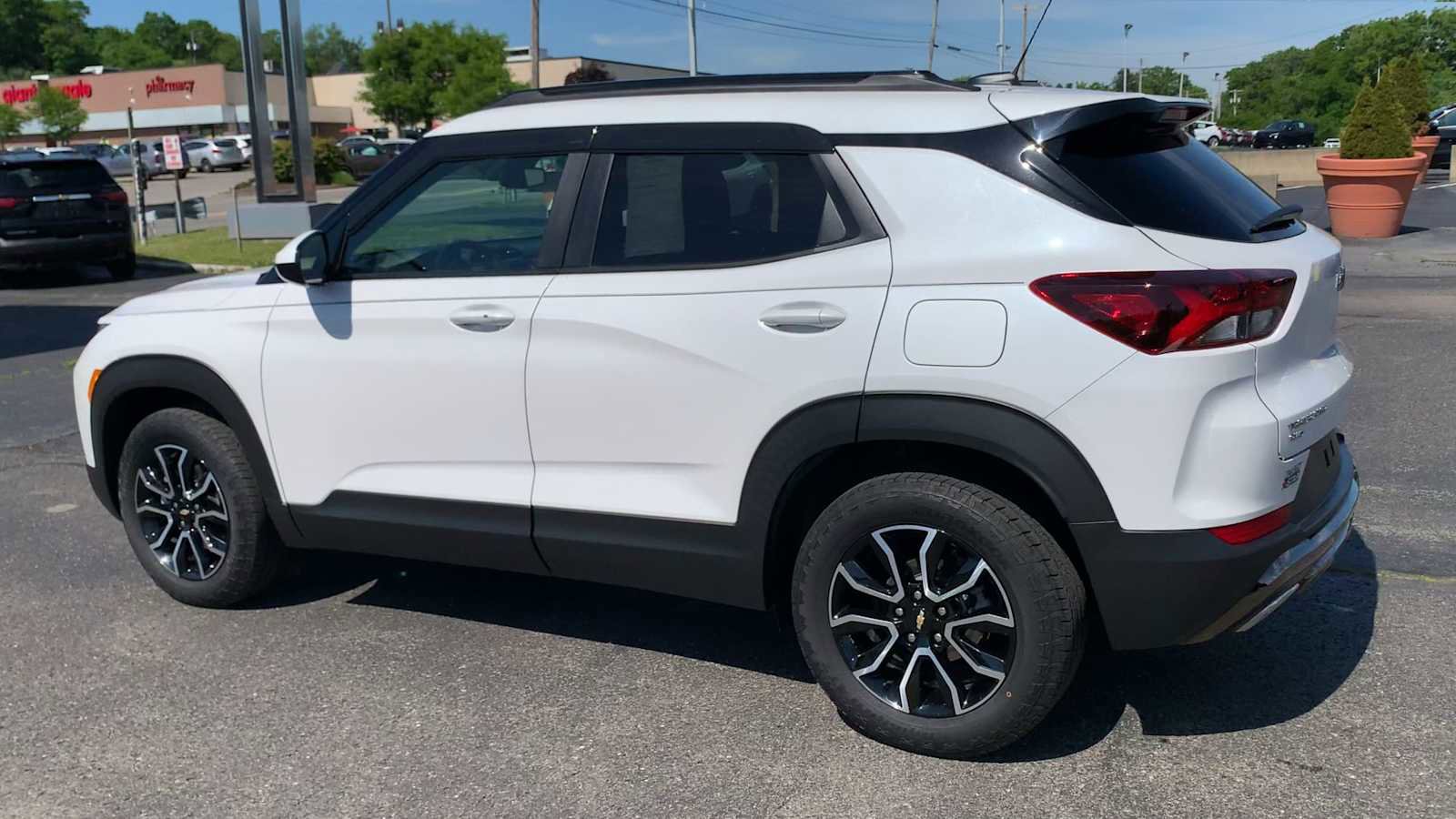 Certified 2023 Chevrolet TrailBlazer ACTIV w/ Sun and Liftgate Package AWD/4WD image 6