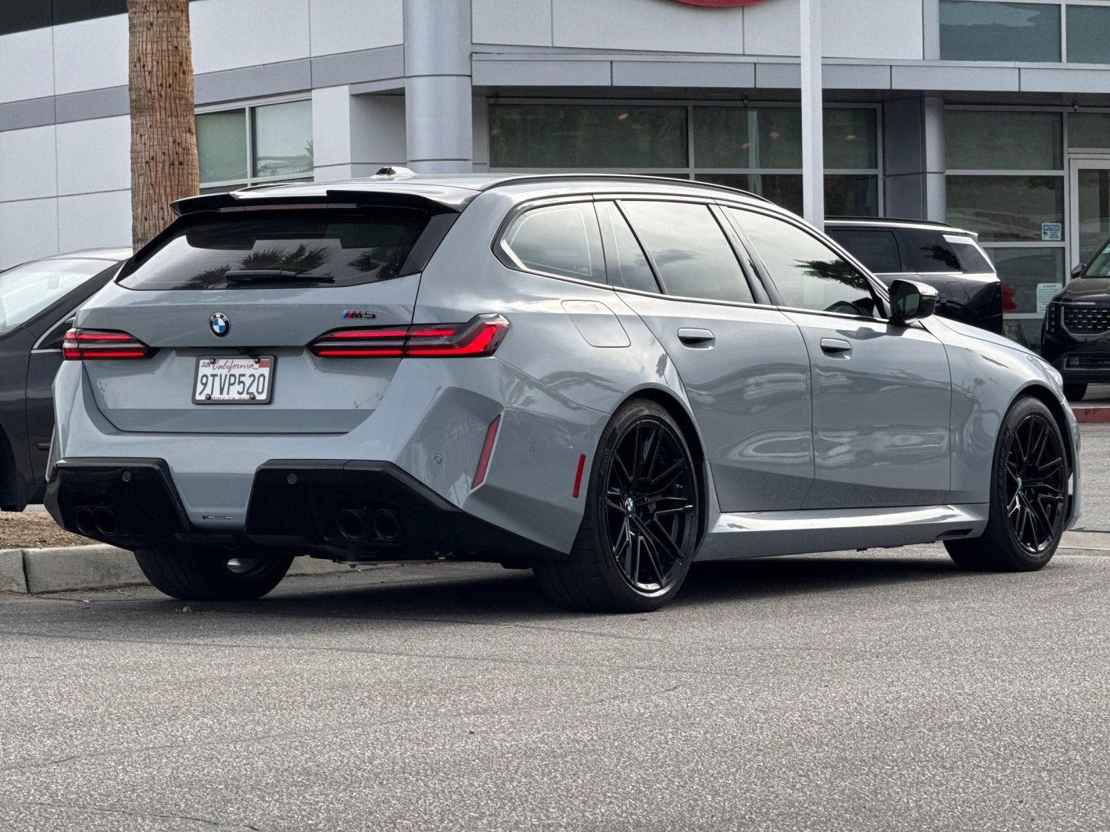 Used 2025 BMW M5 Touring image 3