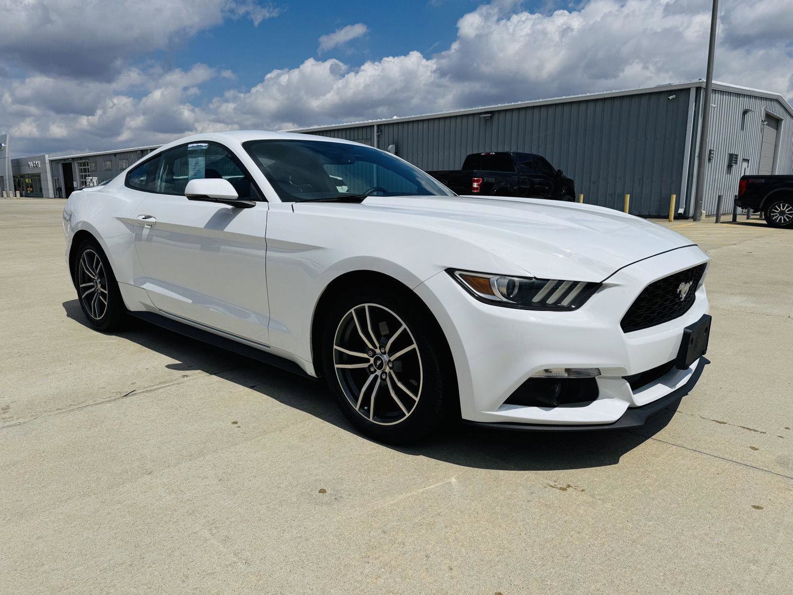 Used 2017 Ford Mustang Coupe w/ Equipment Group 051A RWD image 2