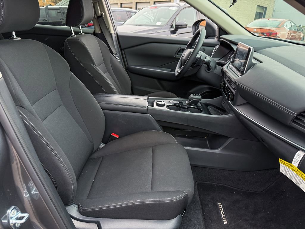 Certified 2025 Nissan Rogue S image 9